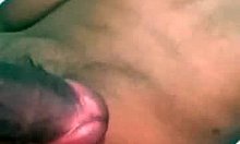 Homo-amateurvideo van een Peruviaanse en Braziliaanse man die zich masturbeert