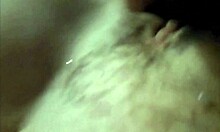 Domowy filmik z dziewczyną osiągającą orgazm poprzez samozadowolenie