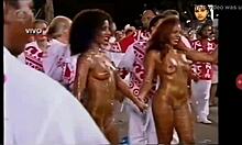 Brazílske tínedžerky tancujú nahé na karnevale